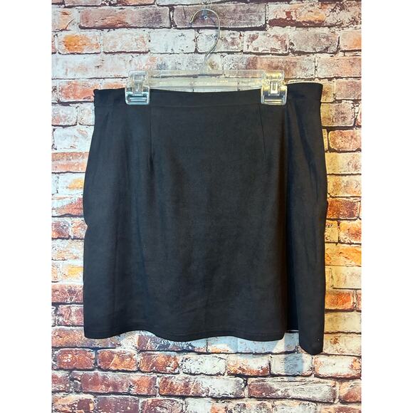 black hyfve hyfve hyfve faux suede pencil skirt women's size medium - Picture 4 of 5